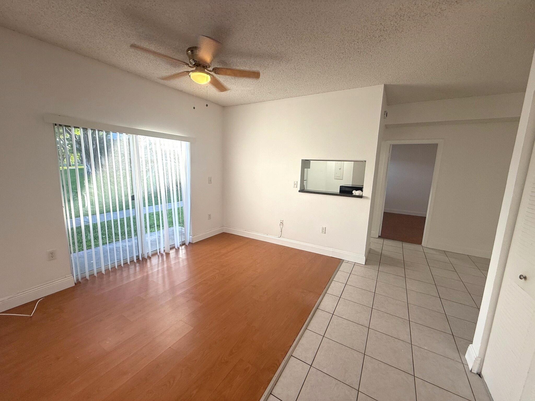 Listing photo 4 for 2331 NW 96th Terrace Terrace Unit#17m, Pembroke Pines, FL, 33024