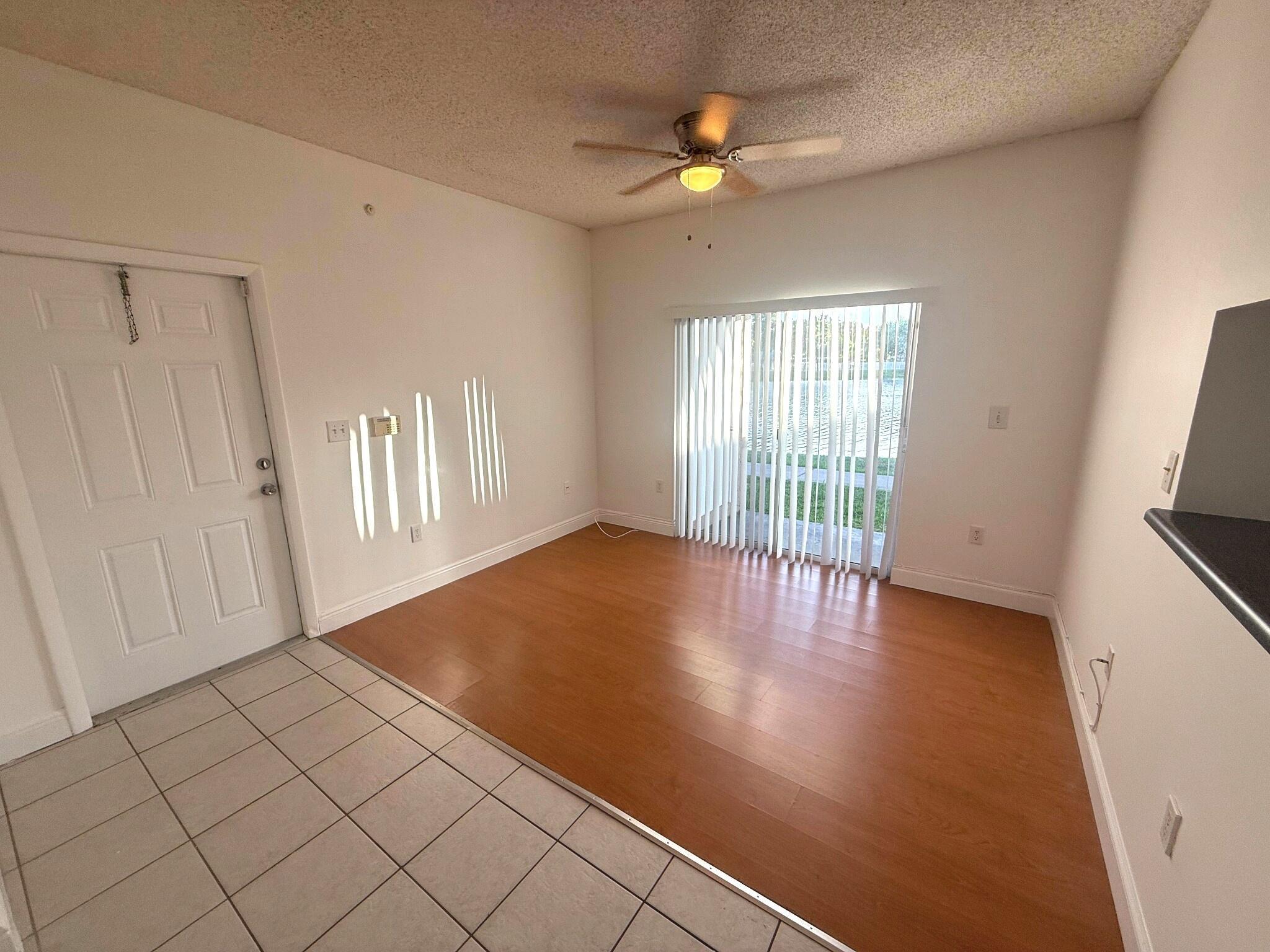 Listing photo 5 for 2331 NW 96th Terrace Terrace Unit#17m, Pembroke Pines, FL, 33024