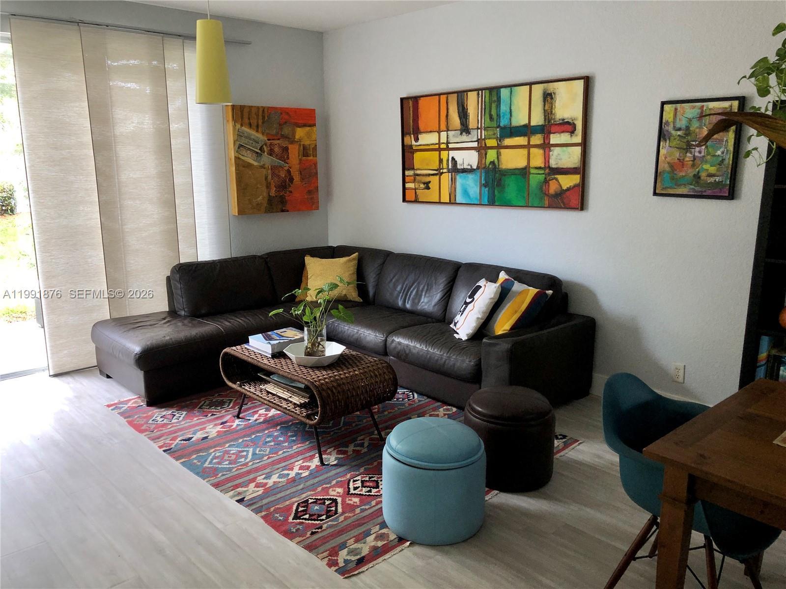 Listing photo 2 for 2233 Ensenada Ter, Weston, FL, 33327