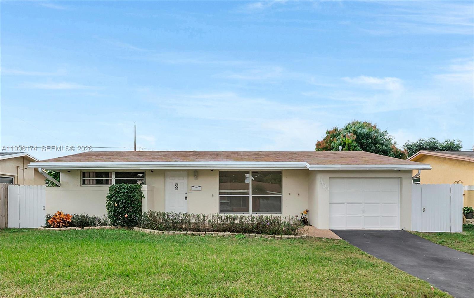 Listing photo 3 for 8400 NW 25th St, Sunrise, FL, 33322