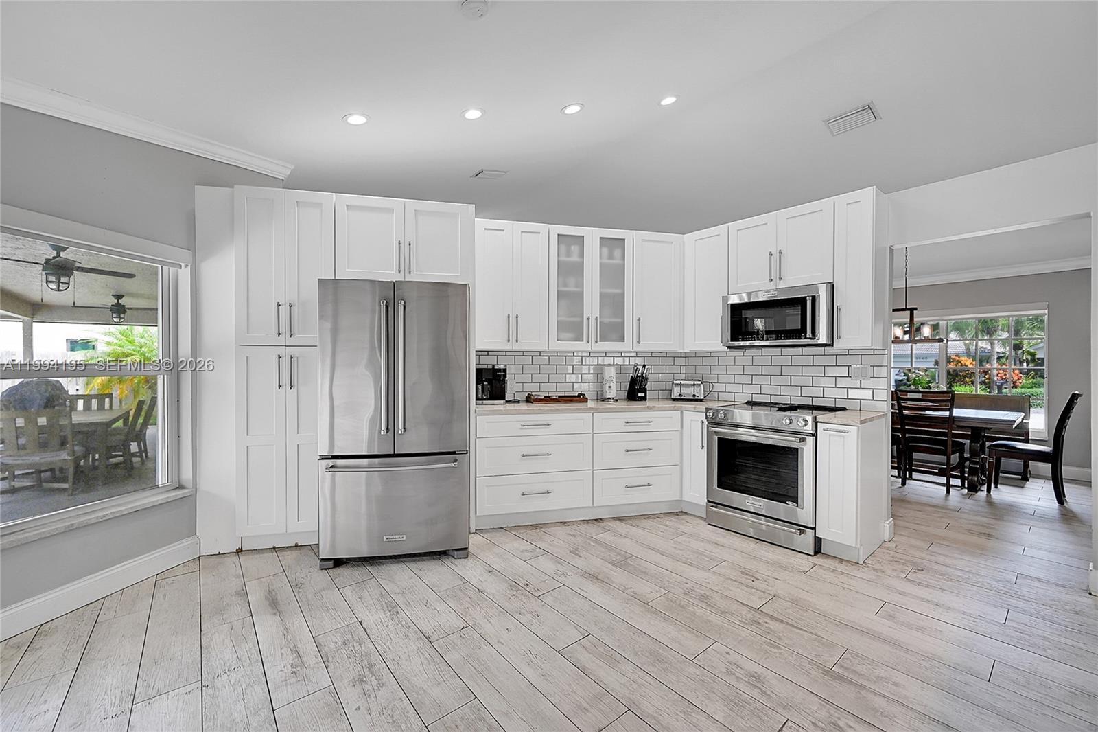 Listing photo 3 for 9841 SW 1st St Unit#9841, Plantation, FL, 33324