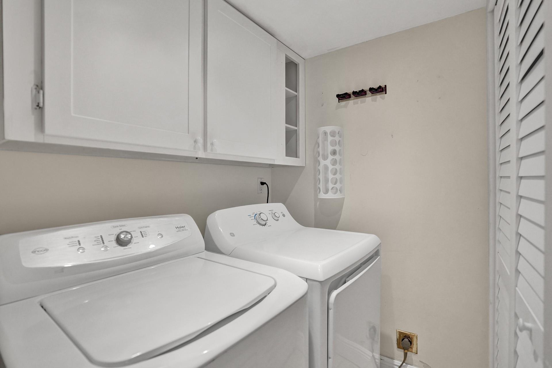 Listing photo 2 for 16300 Golf Club Road Road Unit#109, Weston, FL, 33326