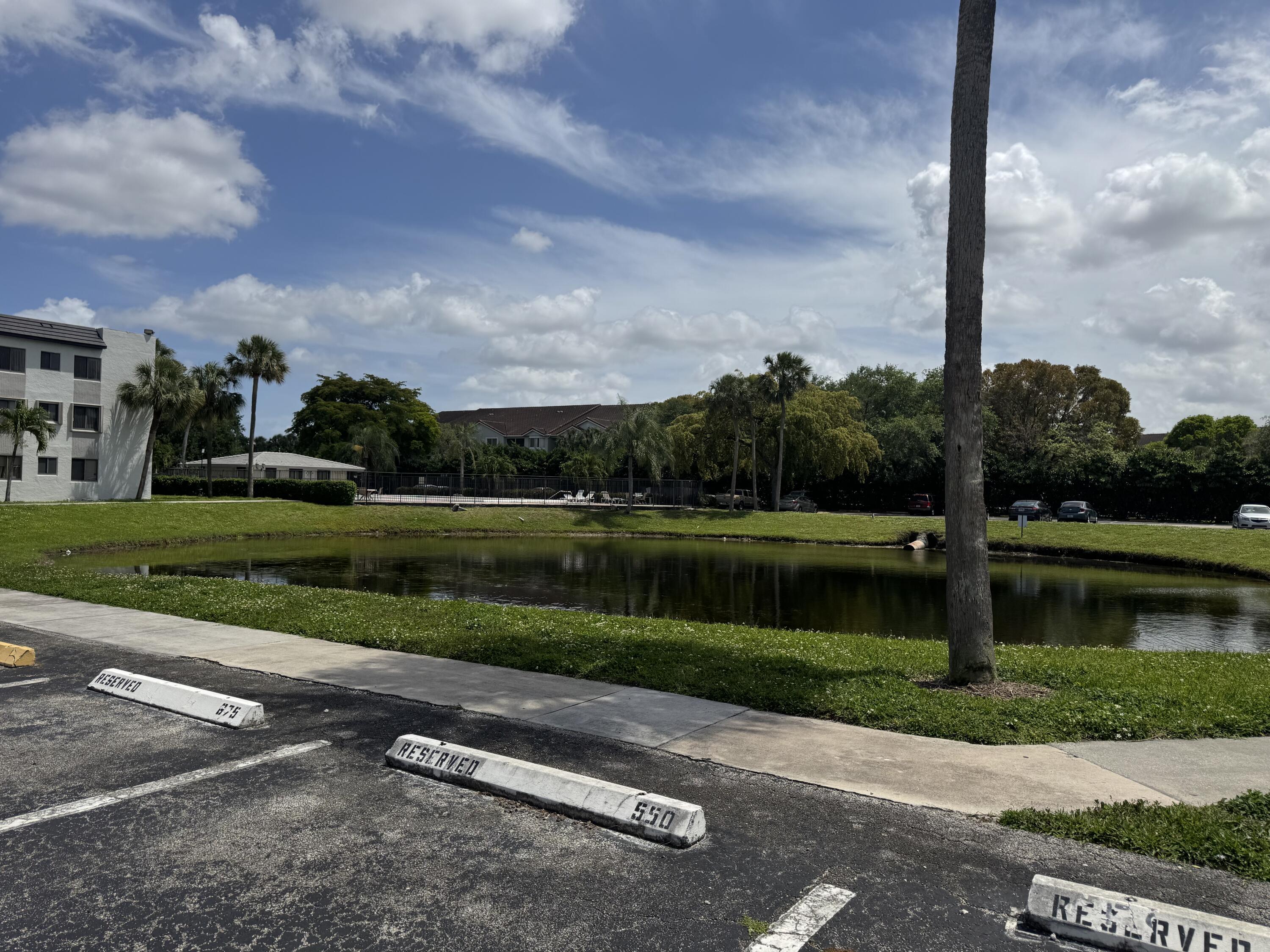 Listing photo 4 for 3710 N Pine Island Road Road Unit#122, Sunrise, FL, 33351
