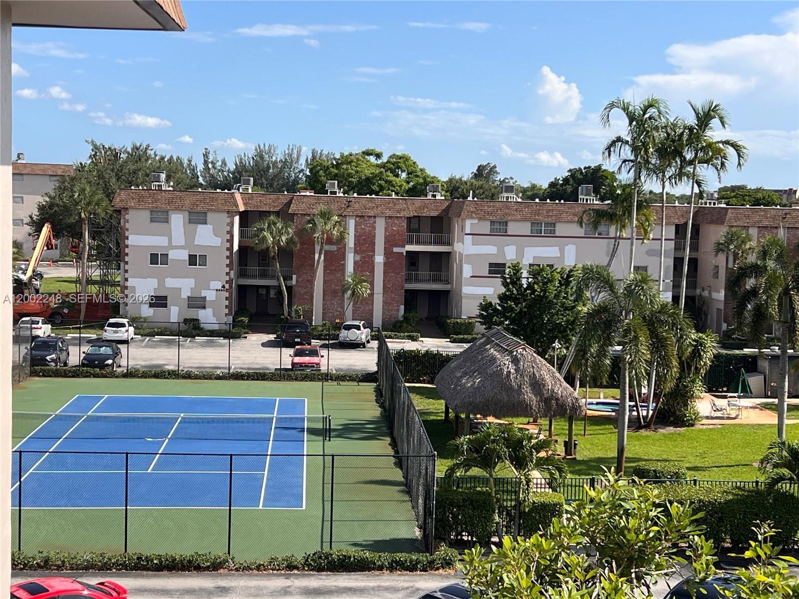 Listing photo 5 for 8101 SW 24th Ct Unit#406, Davie, FL, 33324