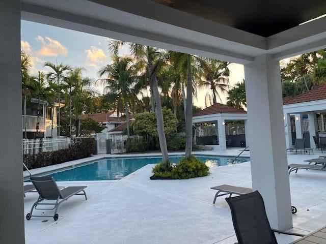 Listing photo 2 for 992 NW 93rd Avenue Avenue, Plantation, FL, 33324