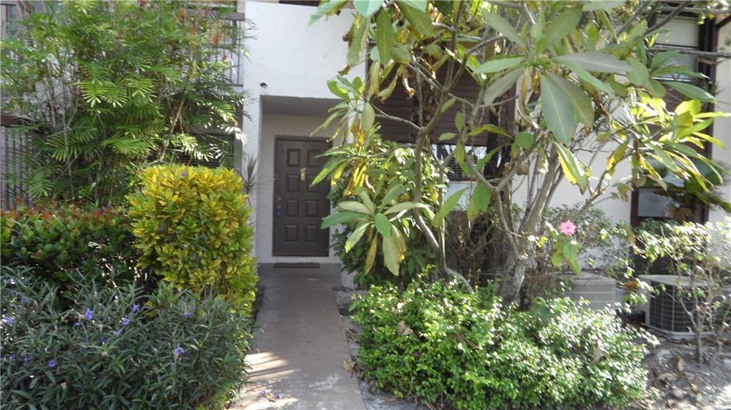 Listing photo 3 for 9862 Nob Hill Court Court, Sunrise, FL, 33351
