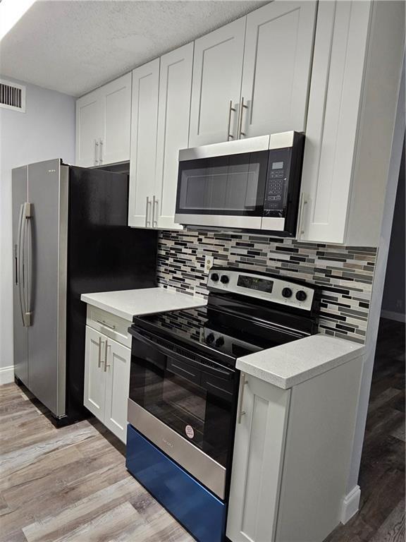 Listing photo 4 for 9862 Nob Hill Court Court, Sunrise, FL, 33351