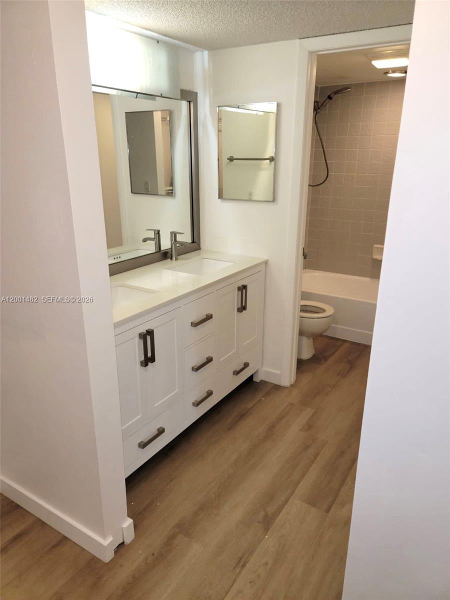 Listing photo 2 for 11905 NW 11th St Unit#11905, Pembroke Pines, FL, 33026