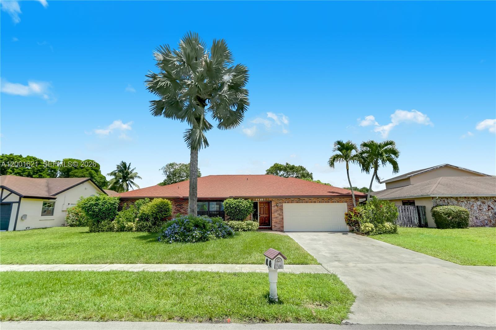 Listing photo 3 for 1130 NW 78th Ter, Plantation, FL, 33322