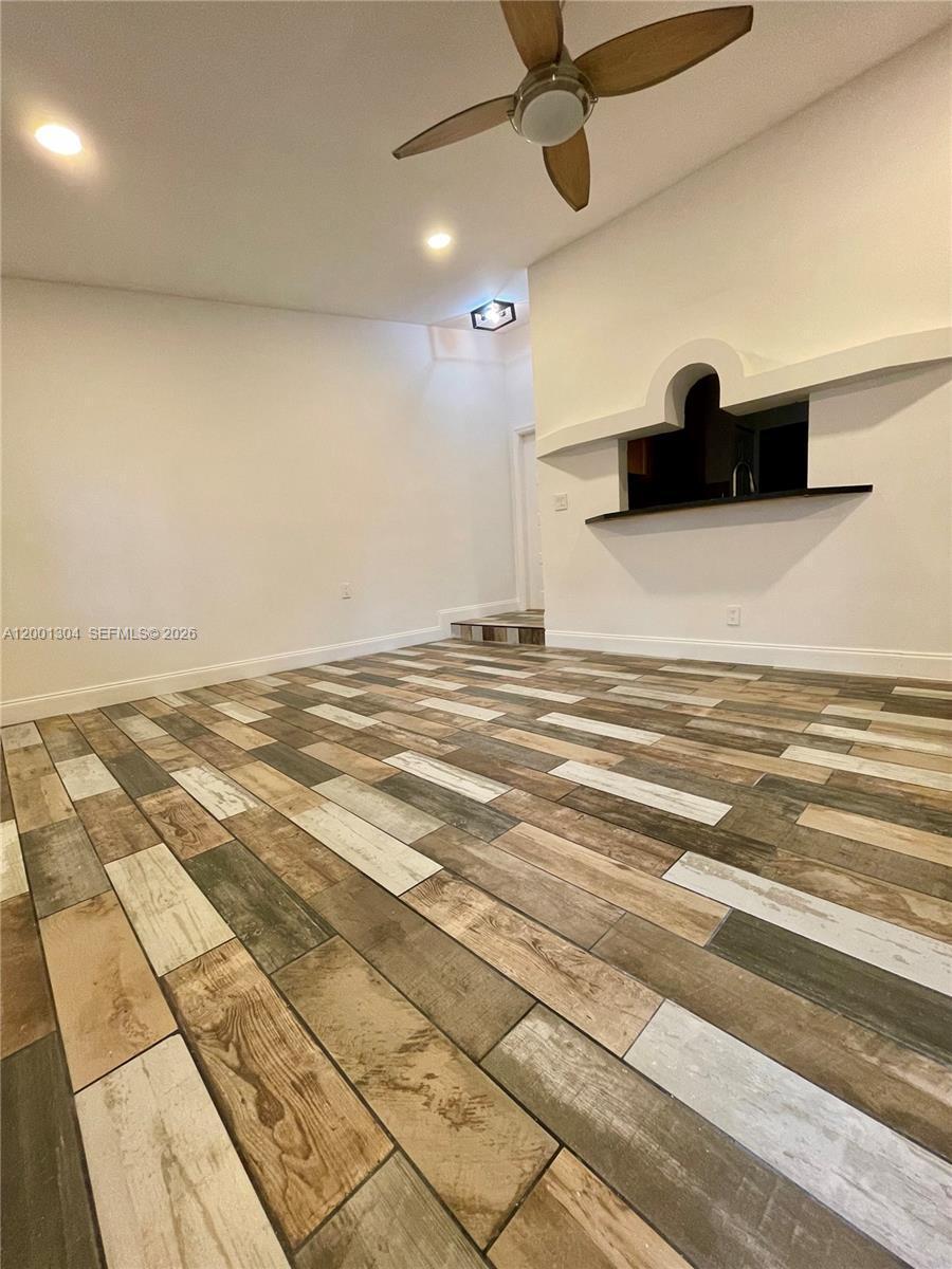 Listing photo 5 for 11288 SW 9th Ct, Pembroke Pines, FL, 33025