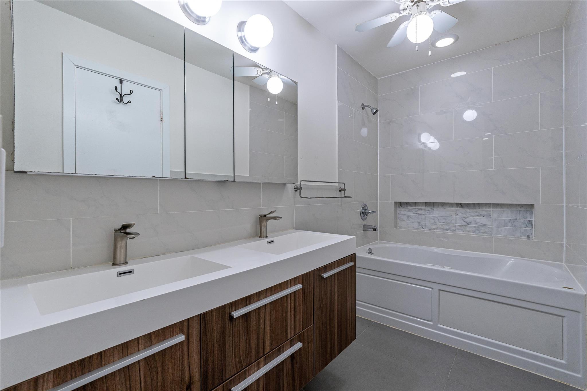 Listing photo 2 for 167 NW 115th Terrace Terrace, Plantation, FL, 33325