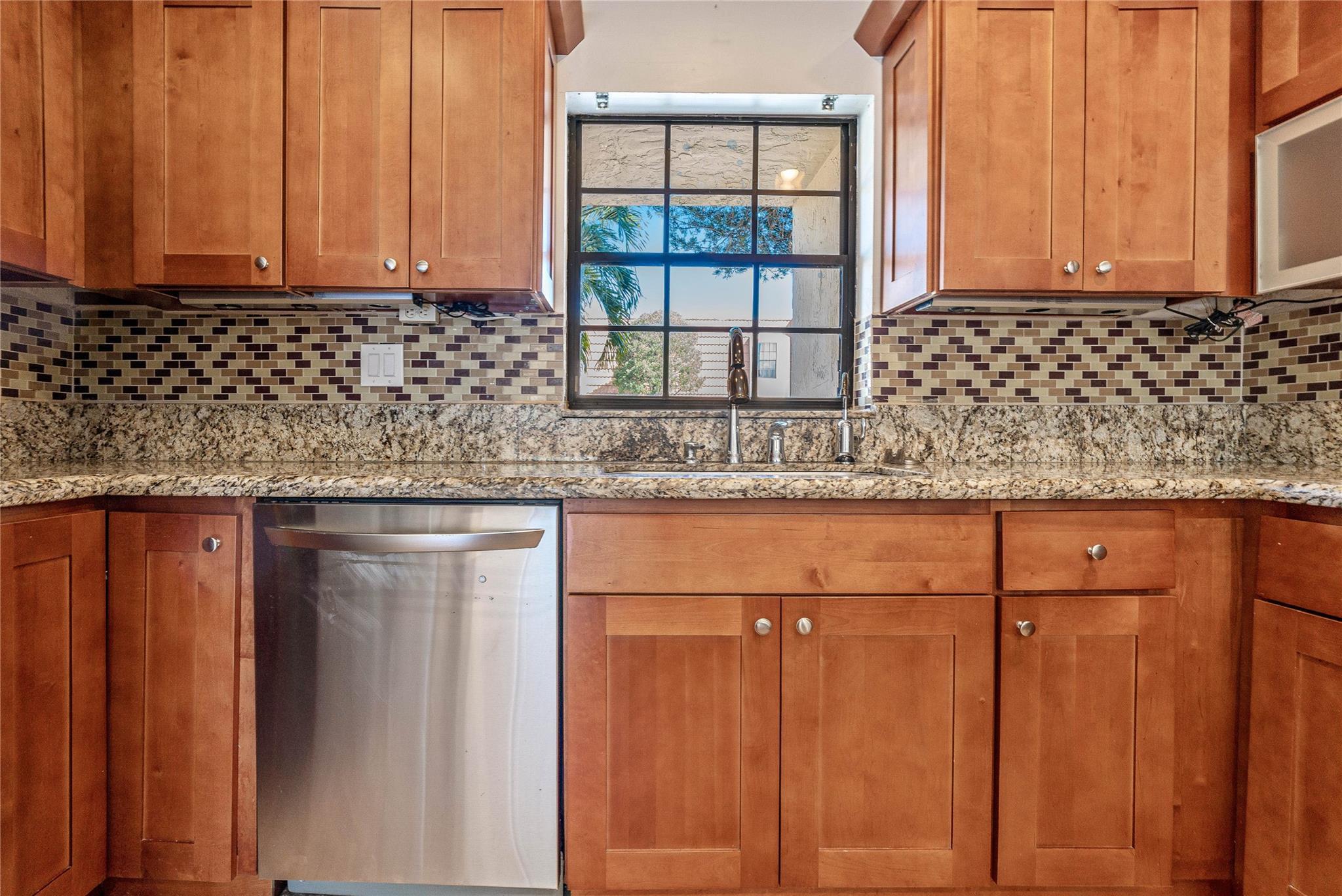 Listing photo 4 for 167 NW 115th Terrace Terrace, Plantation, FL, 33325