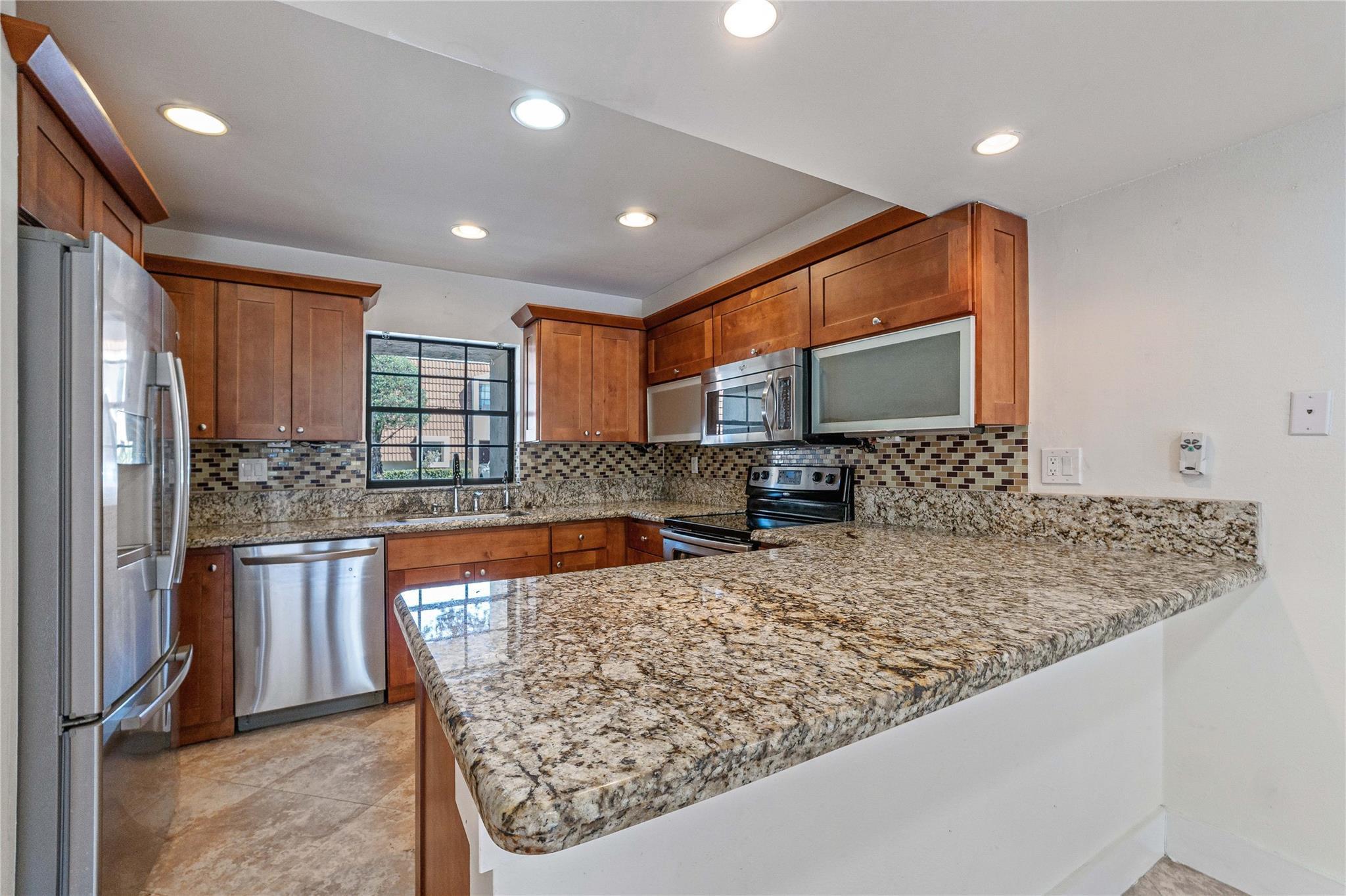 Listing photo 5 for 167 NW 115th Terrace Terrace, Plantation, FL, 33325