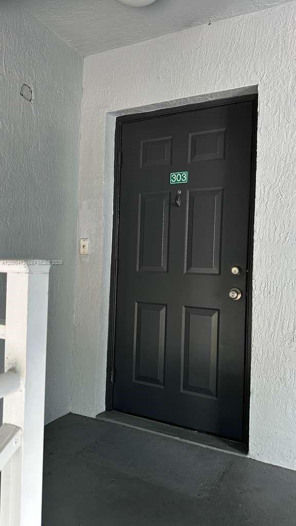 Listing photo 2 for 9645 NW 1st Ct Unit#1-303, Pembroke Pines, FL, 33024