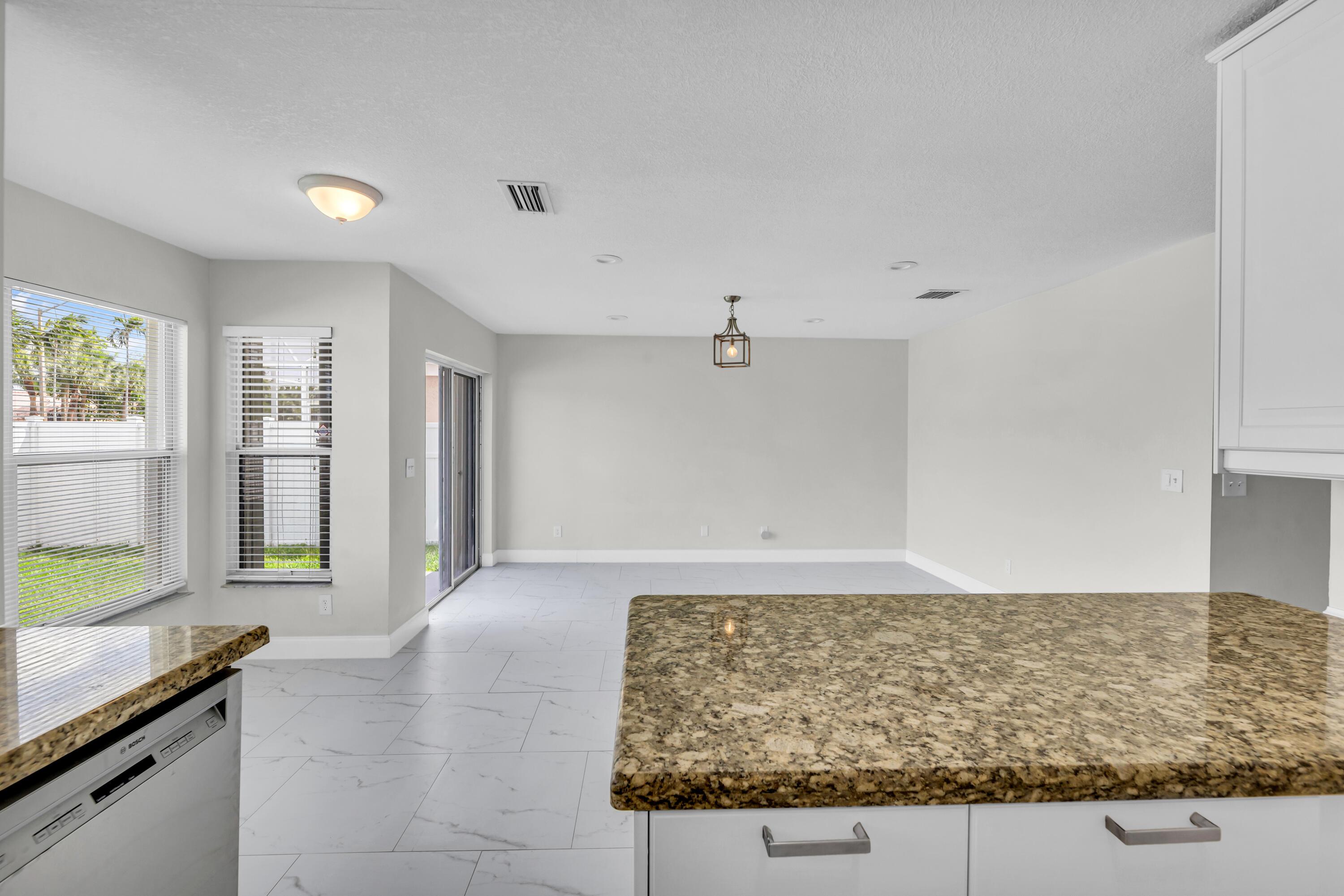 Listing photo 2 for 491 SW 182nd Way Way, Pembroke Pines, FL, 33029