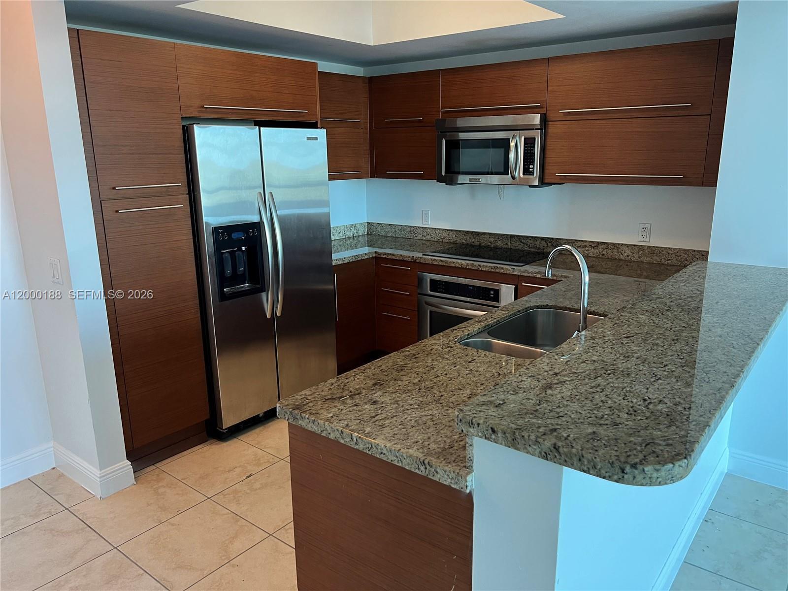Listing photo 3 for 2641 N FLAMINGO RD Unit#2006N, Sunrise, FL, 33323