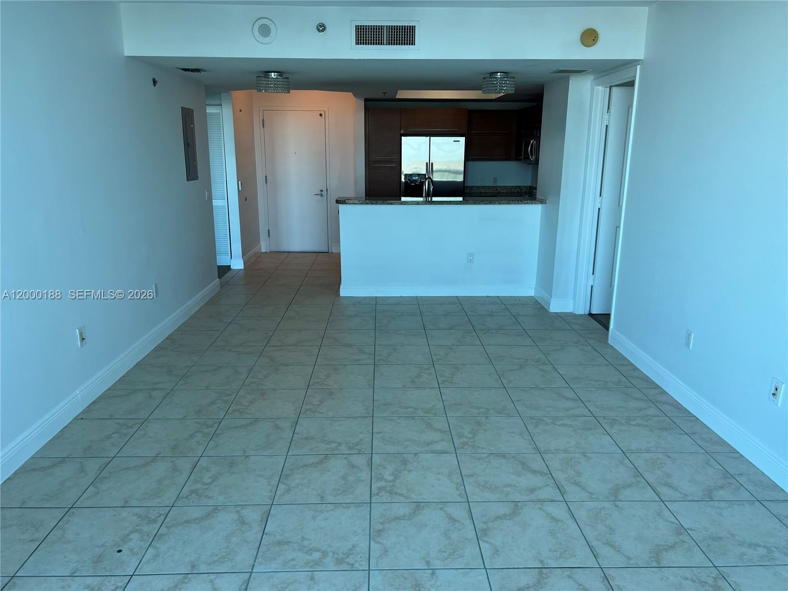 Listing photo 5 for 2641 N FLAMINGO RD Unit#2006N, Sunrise, FL, 33323