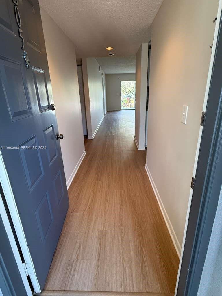 Listing photo 5 for 1401 SW 128th Ter Unit#205H, Pembroke Pines, FL, 33027
