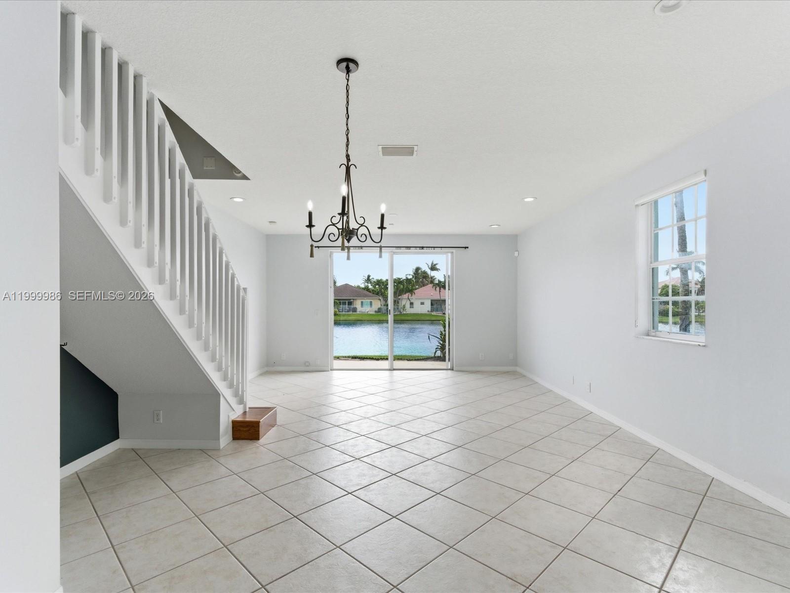Listing photo 5 for 3776 San Simeon Cir, Weston, FL, 33331