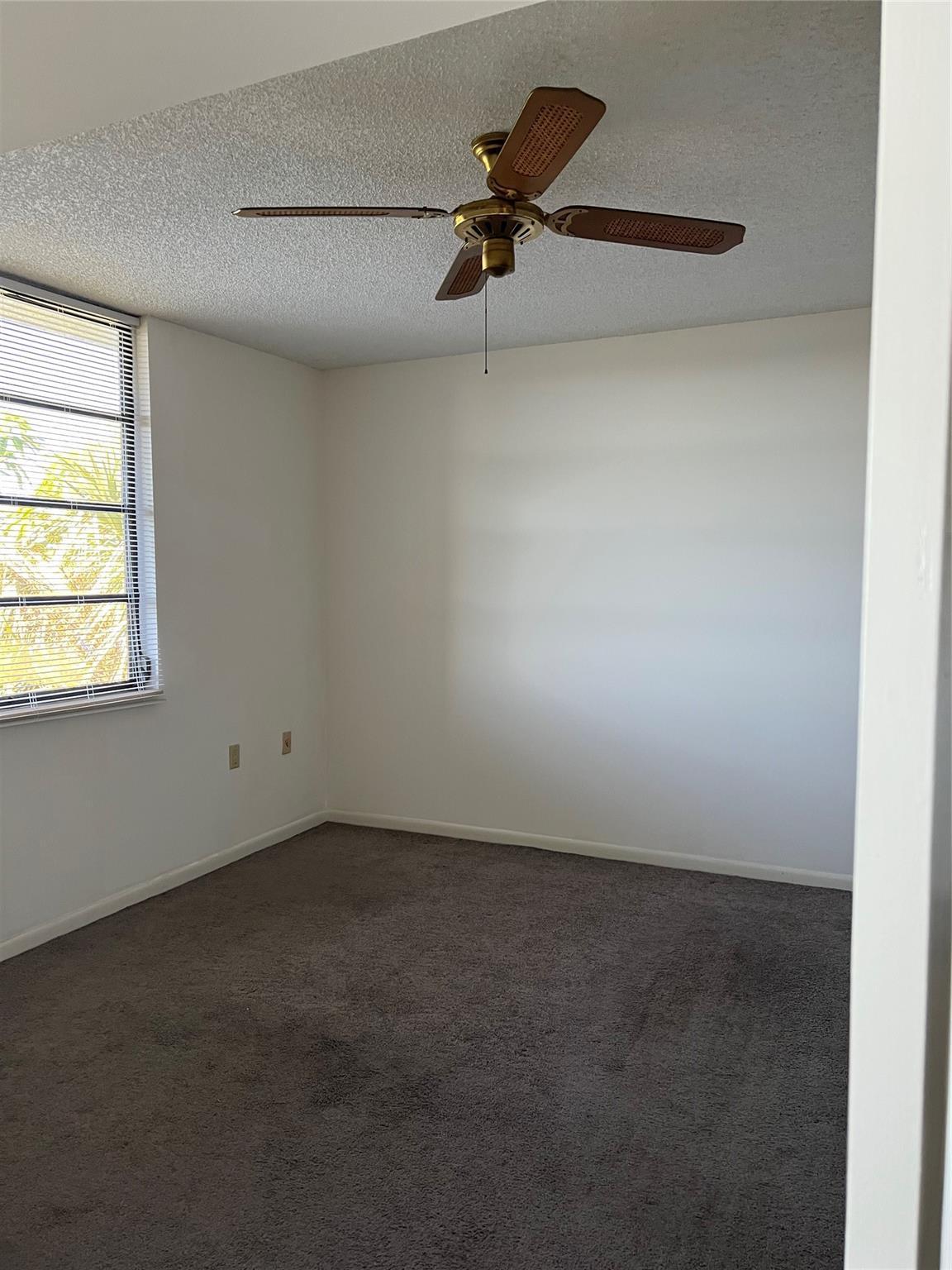 Listing photo 2 for 1526 Whitehall Drive Drive Unit#402, Davie, FL, 33324