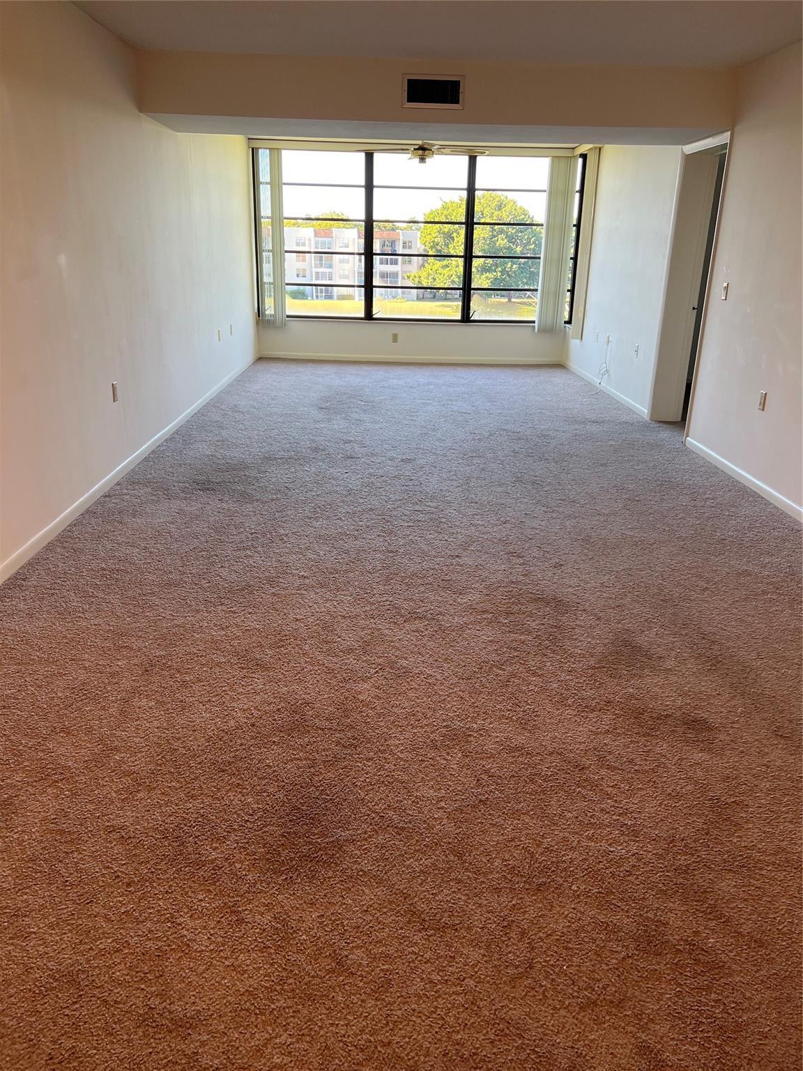 Listing photo 6 for 1526 Whitehall Drive Drive Unit#402, Davie, FL, 33324