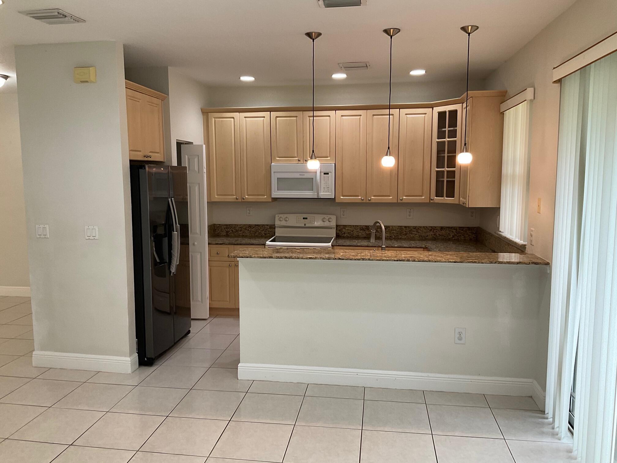 Listing photo 4 for 6639 Hidden Cove Drive Drive Unit#4-7, Davie, FL, 33314