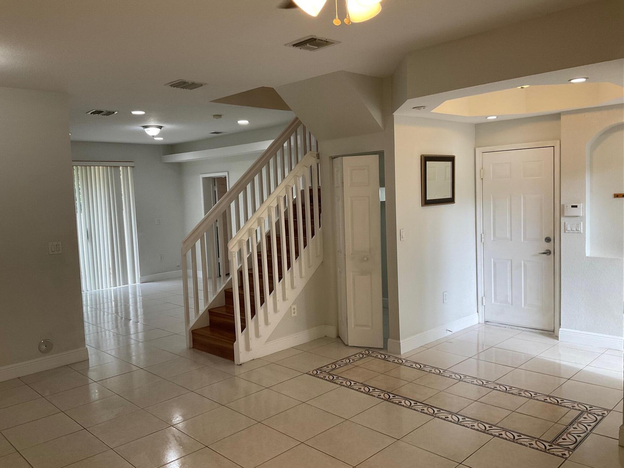 Listing photo 5 for 6639 Hidden Cove Drive Drive Unit#4-7, Davie, FL, 33314