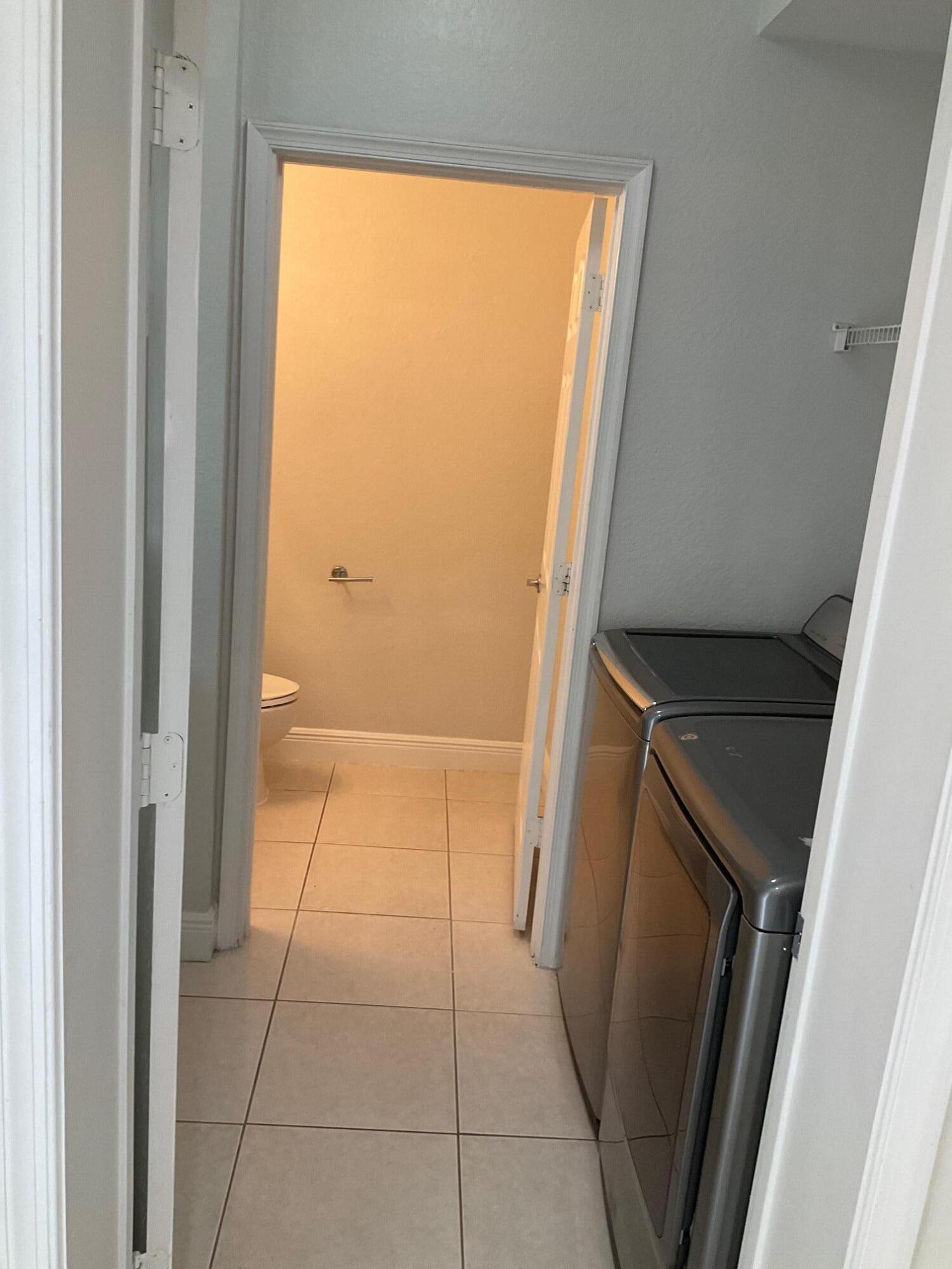 Listing photo 6 for 6639 Hidden Cove Drive Drive Unit#4-7, Davie, FL, 33314