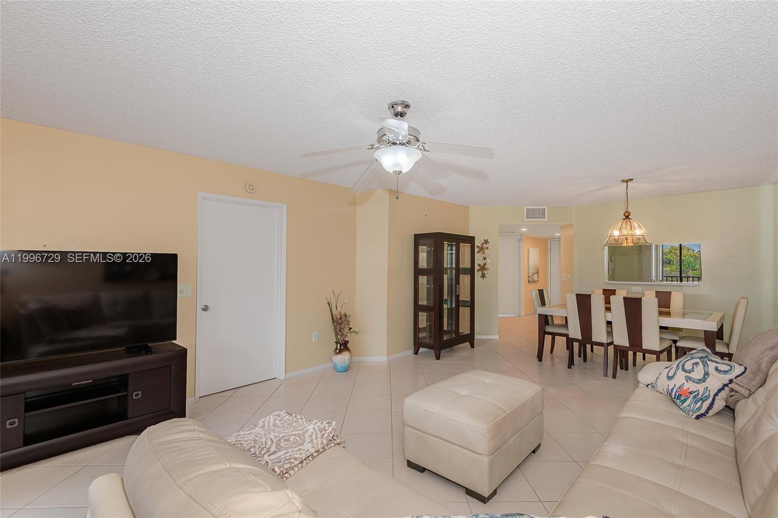 Listing photo 2 for 950 SW 138th Ave Unit#409B, Pembroke Pines, FL, 33027