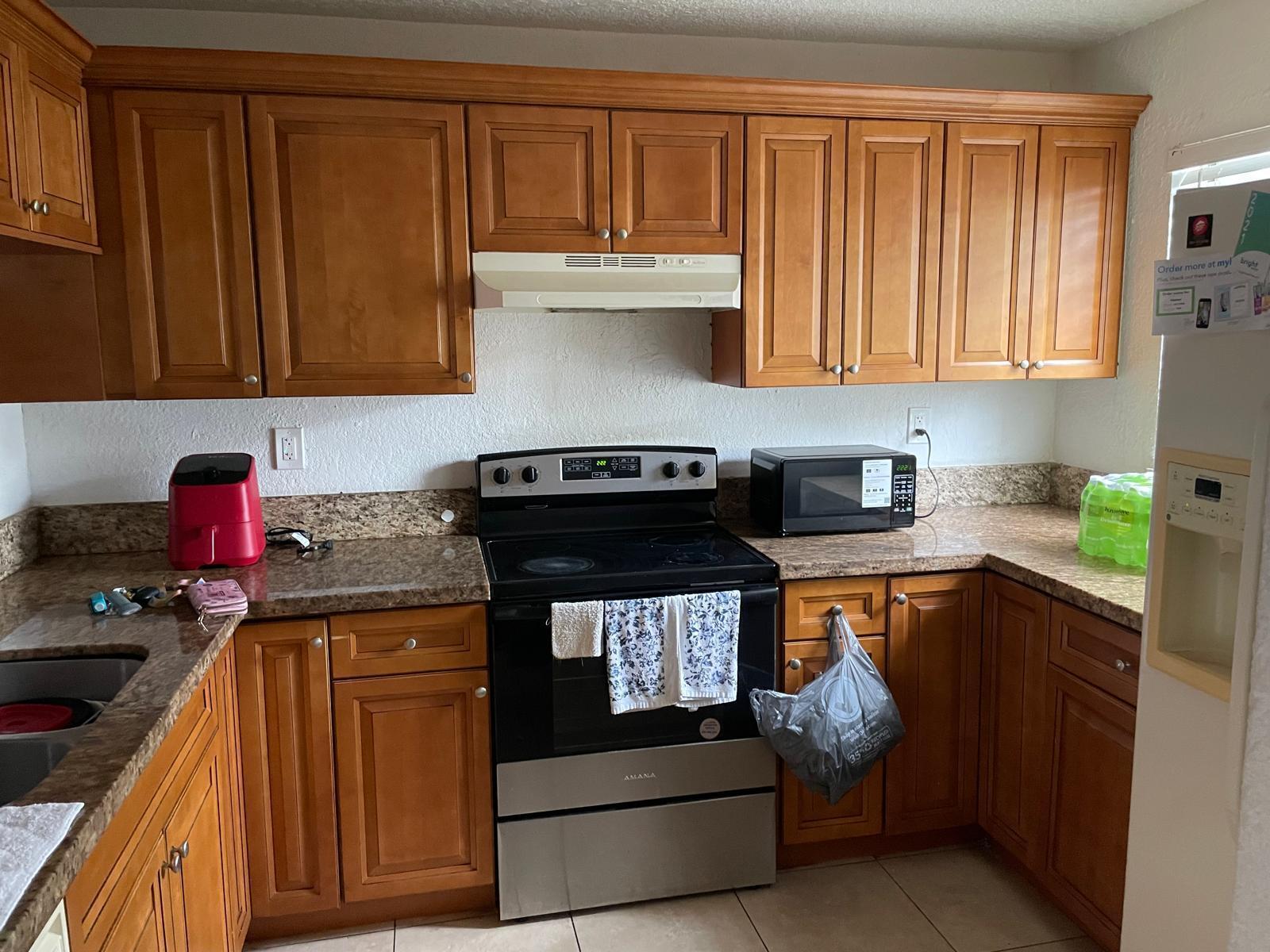 Listing photo 3 for 8249 Fairway Road Road, Sunrise, FL, 33351