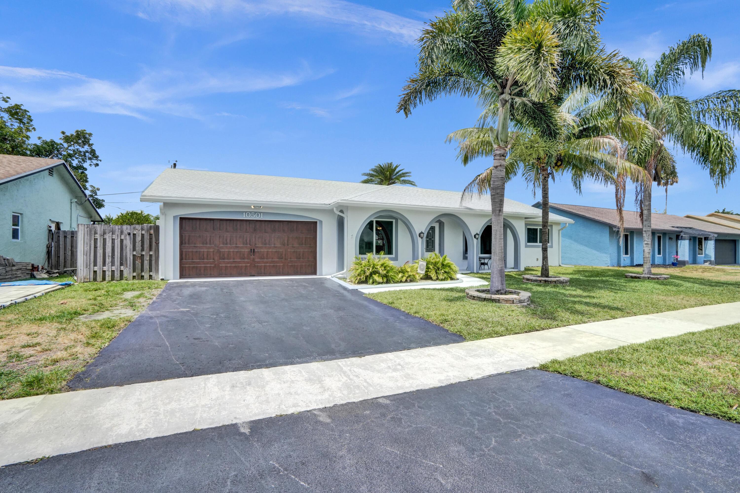 Listing photo 3 for 10501 NW 20th Court Court, Sunrise, FL, 33322
