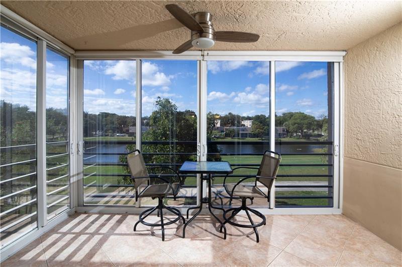 Listing photo 4 for 1811 Sabal Palm Drive Drive Unit#304, Davie, FL, 33324
