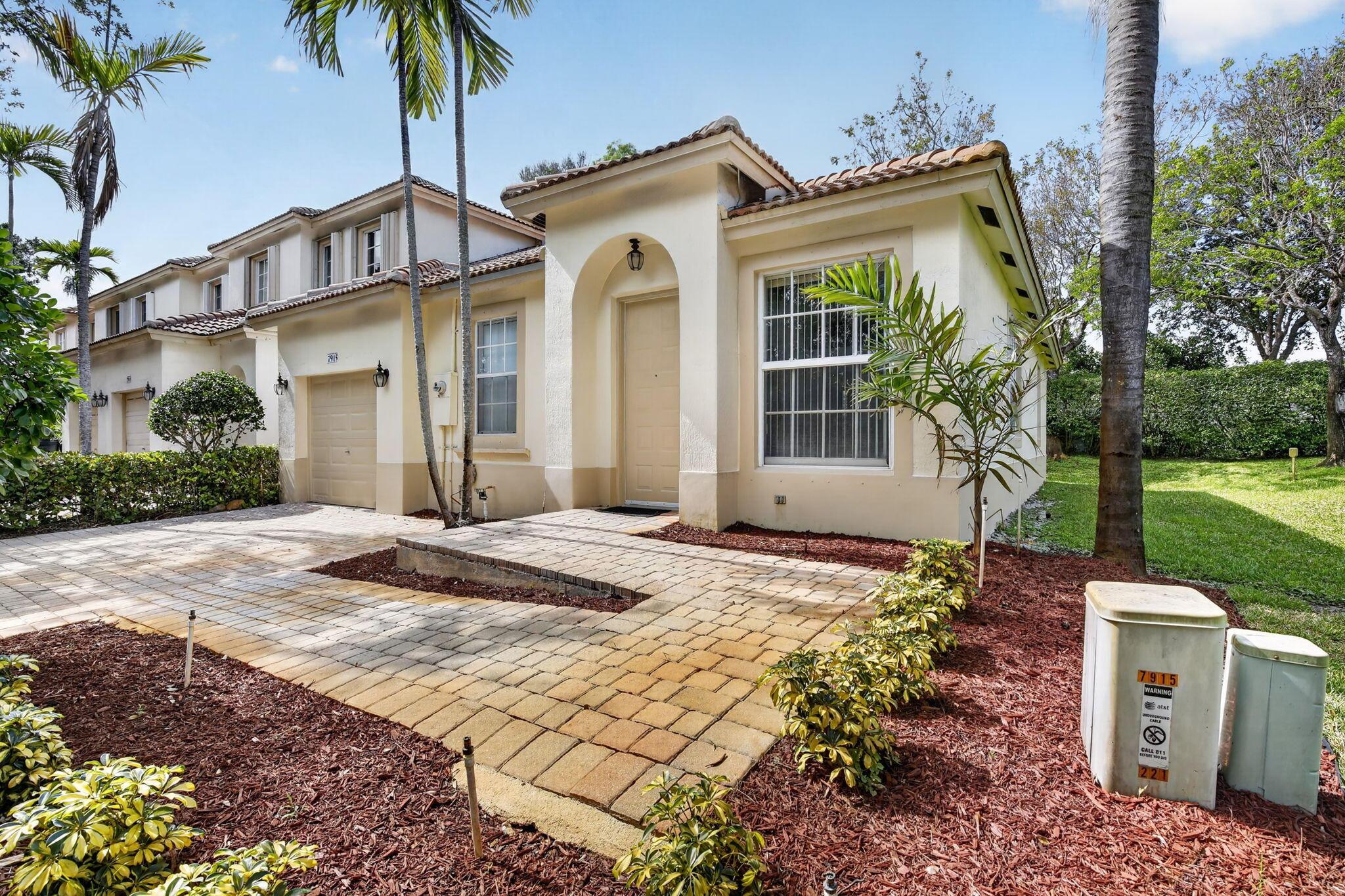 Listing photo 5 for 7915 NW 20th Street Street, Pembroke Pines, FL, 33024