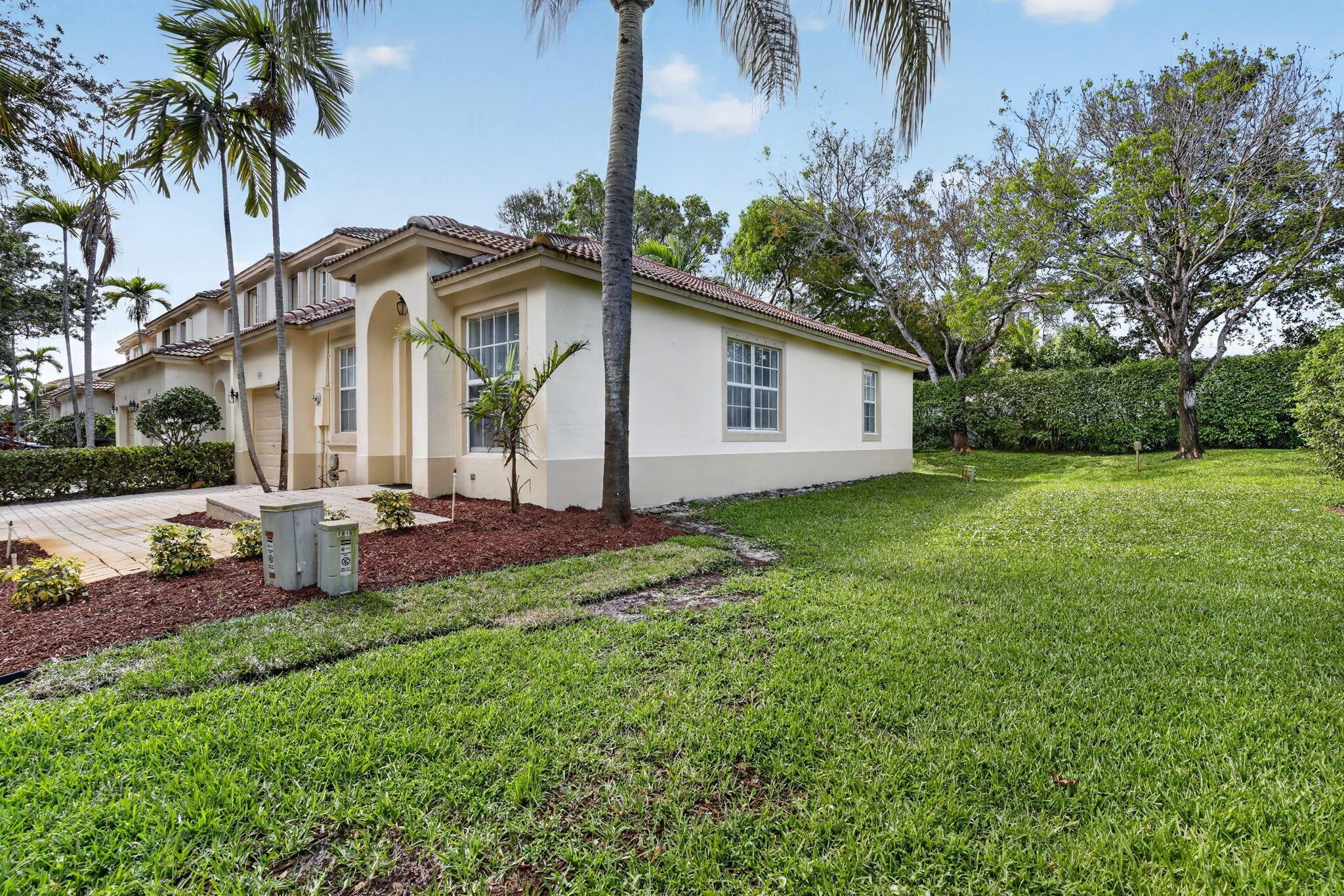 Listing photo 6 for 7915 NW 20th Street Street, Pembroke Pines, FL, 33024