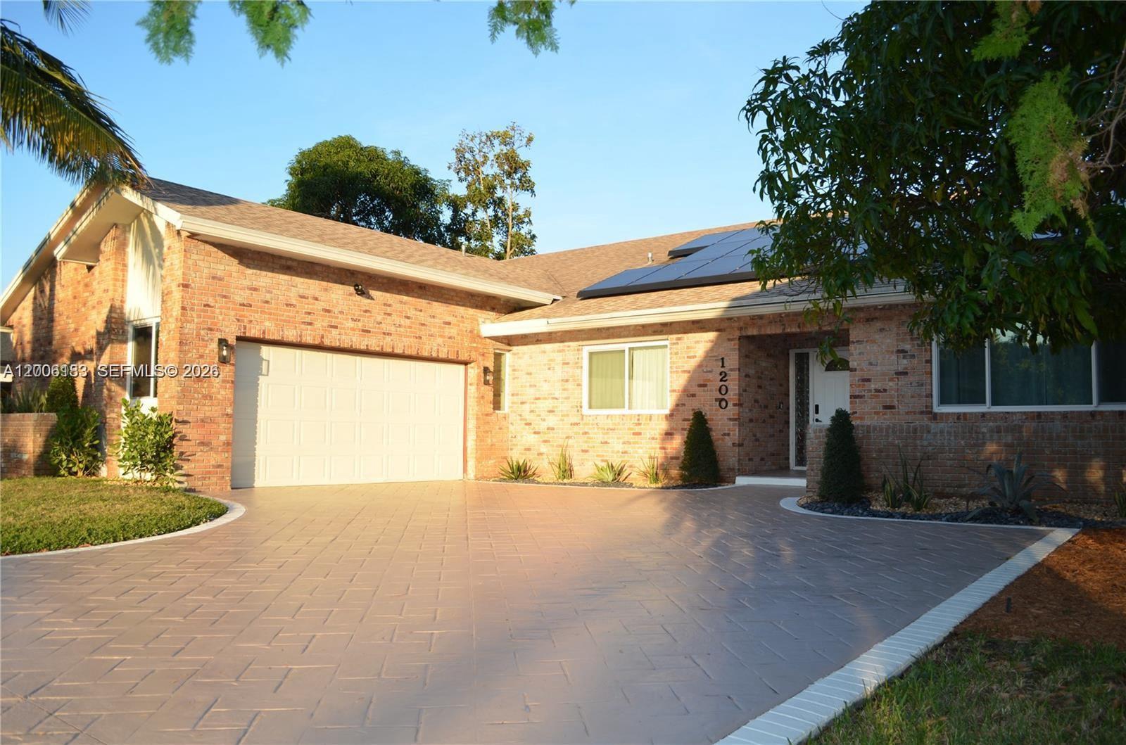 Listing photo 3 for 1200 NW 78th Ave, Plantation, FL, 33322
