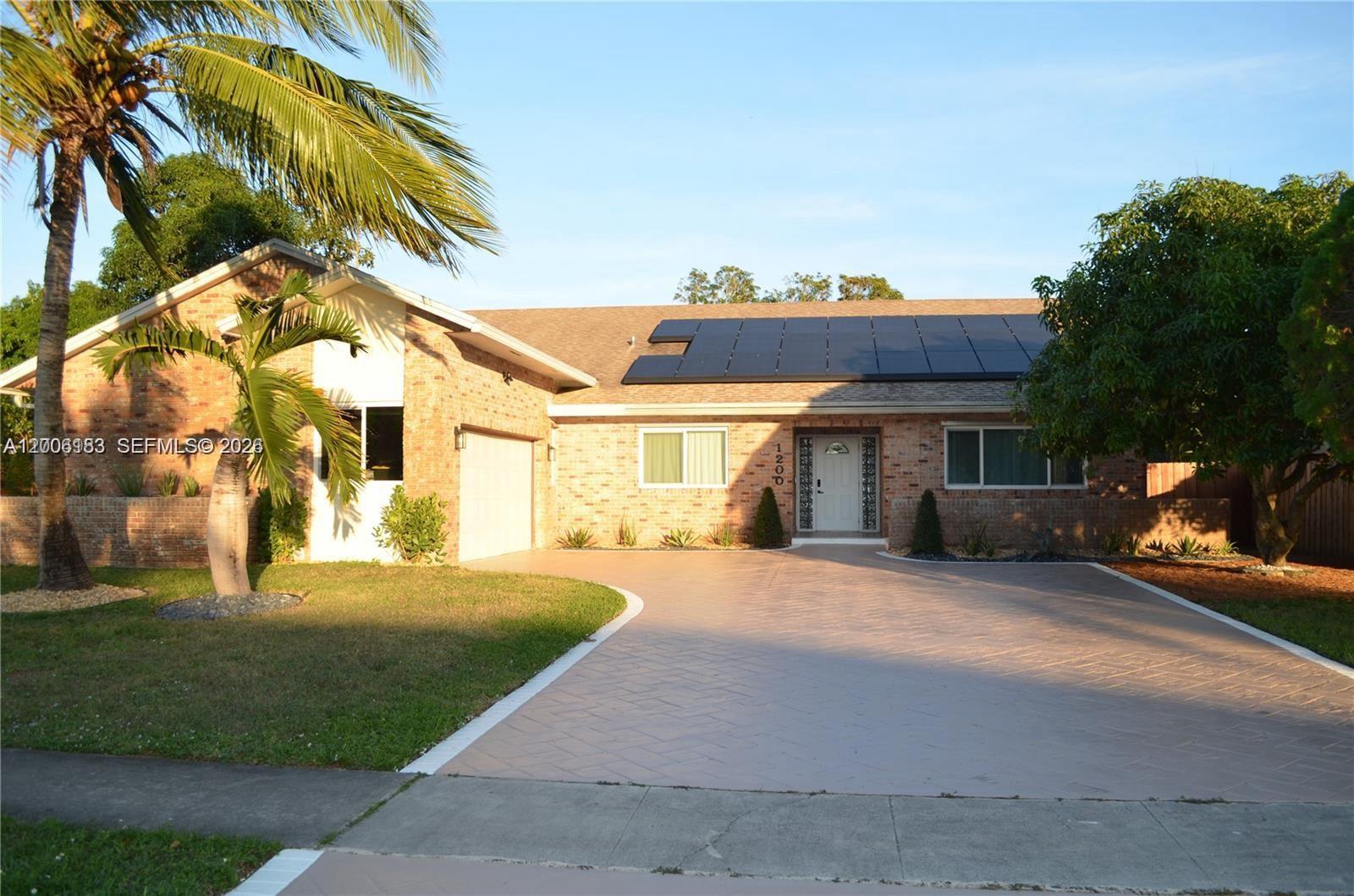 Listing photo 4 for 1200 NW 78th Ave, Plantation, FL, 33322