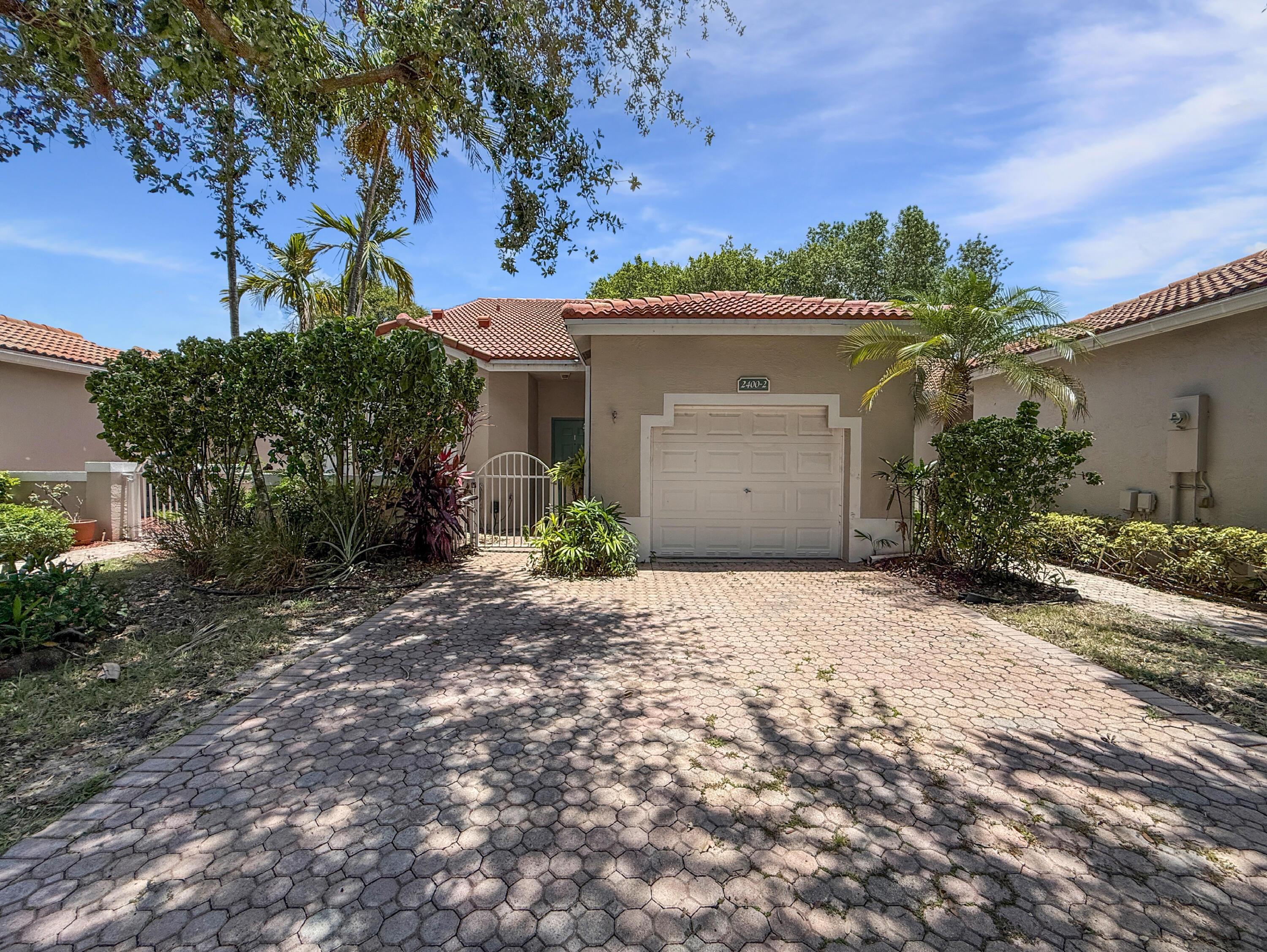 Listing photo 3 for 2400 E Aragon Boulevard Boulevard Unit#Unit 2, Sunrise, FL, 33313