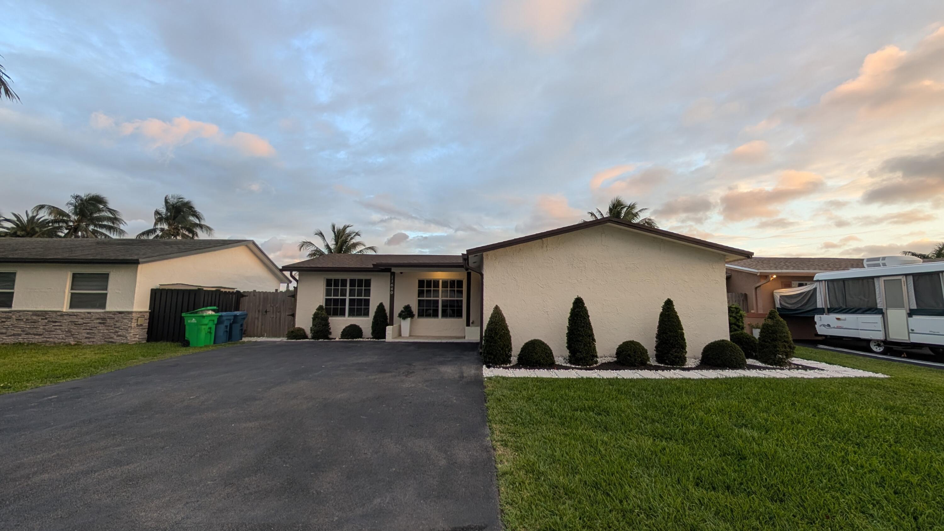 Listing photo 3 for 11640 NW 32nd Manor Manor, Sunrise, FL, 33323