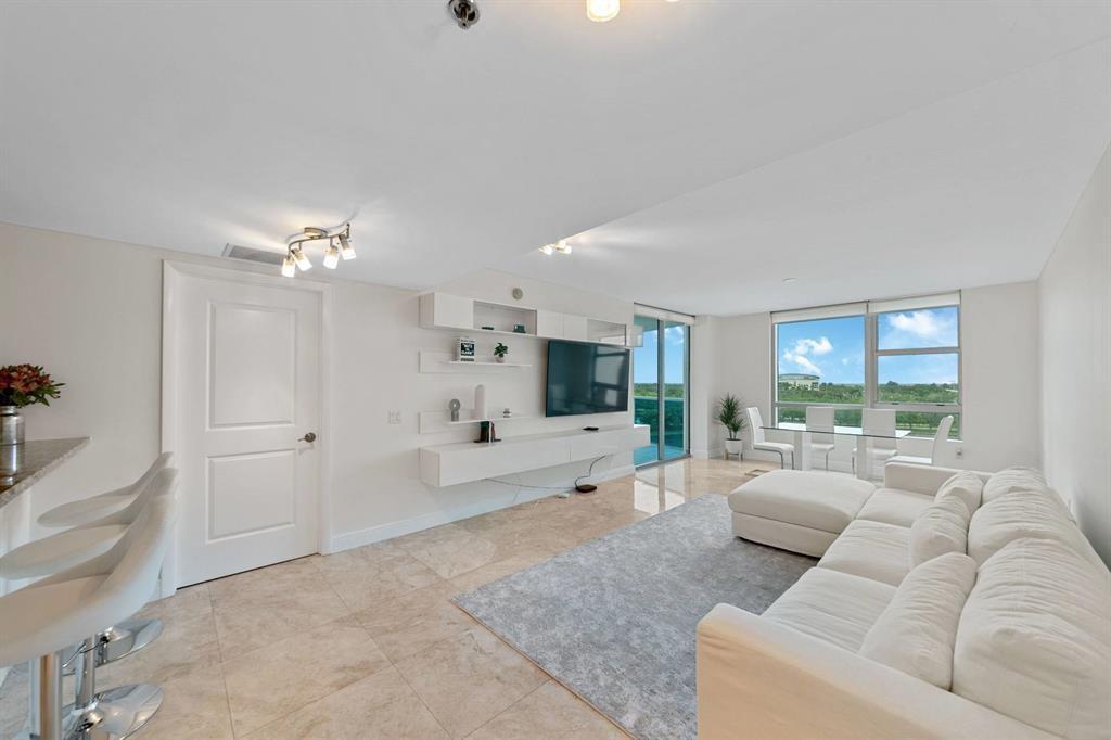 Listing photo 6 for 2641 N Flamingo Road Road Unit#901n, Sunrise, FL, 33323