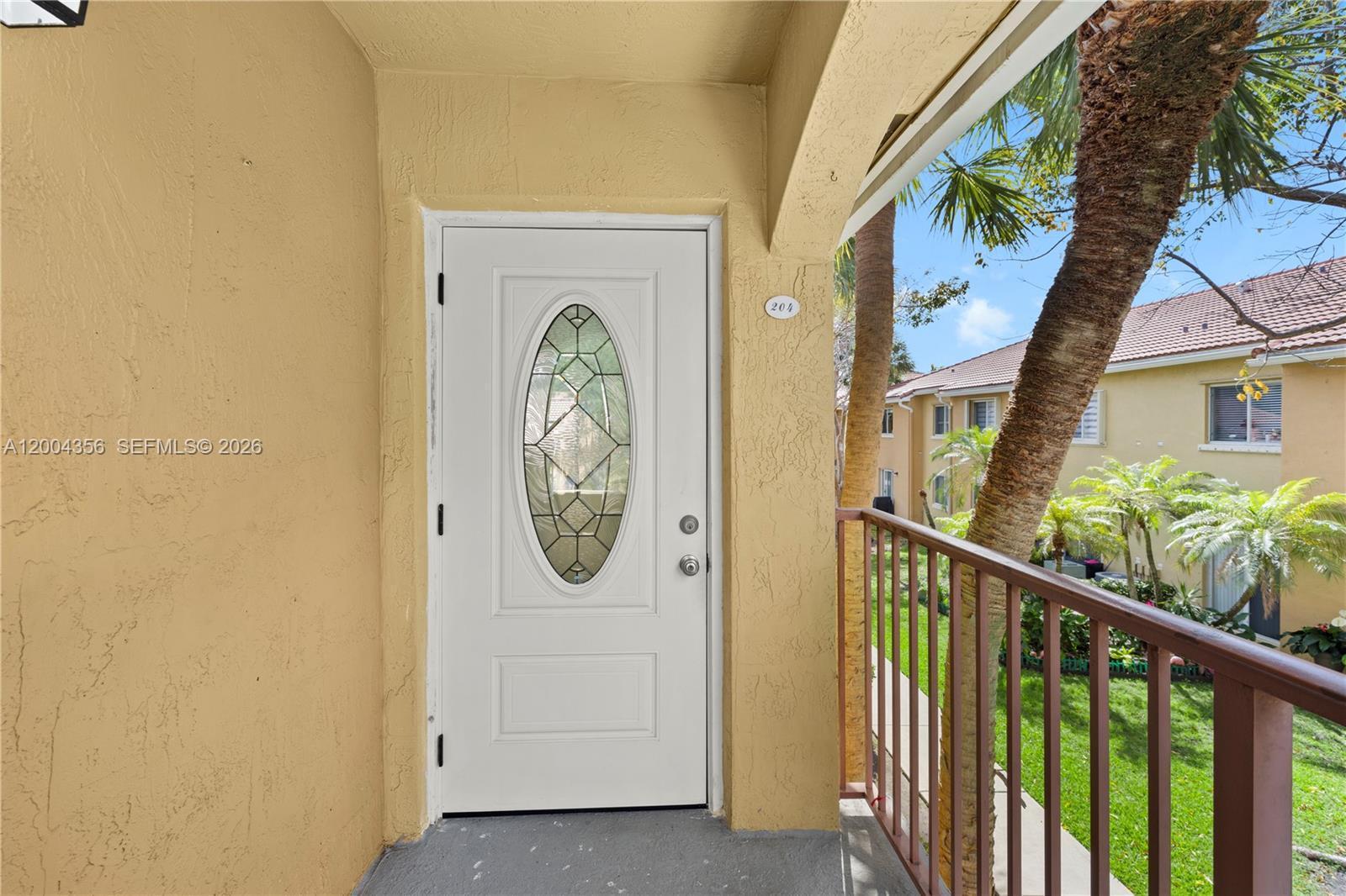 Listing photo 5 for 631 NW 79th Ter Unit#204, Pembroke Pines, FL, 33024