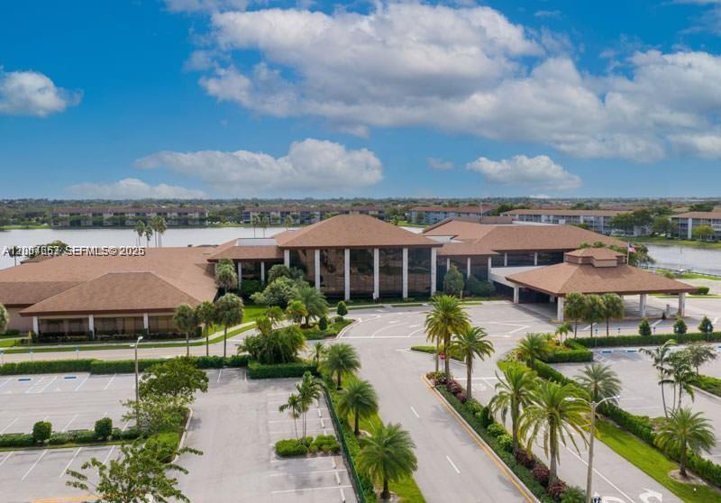 Listing photo 3 for 12651 SW 16th Ct Unit#304B, Pembroke Pines, FL, 33027