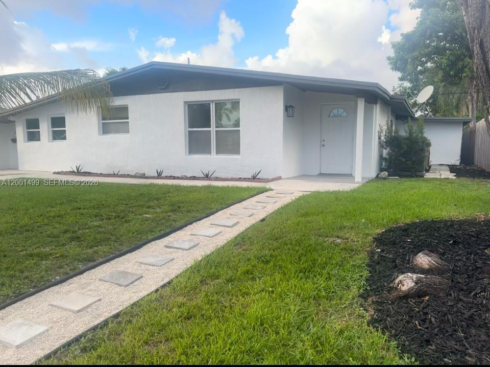 Listing photo 3 for 5611 SW 38th St, Davie, FL, 33314