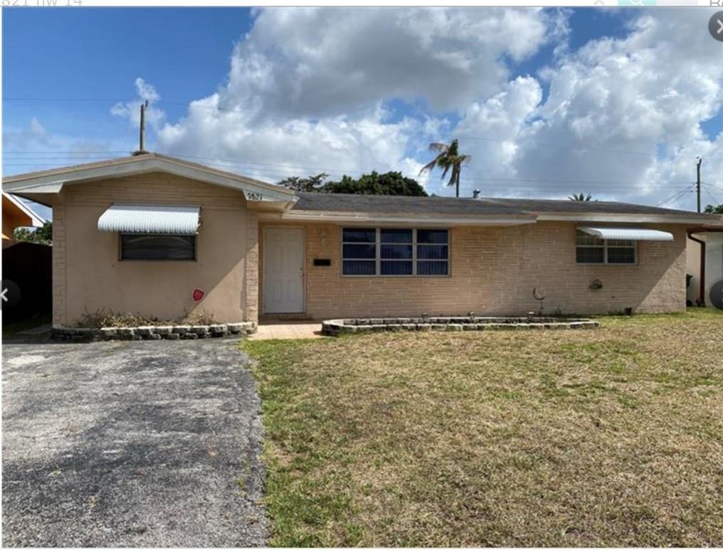 Listing photo 2 for 7821 NW 14th Street Street, Pembroke Pines, FL, 33024