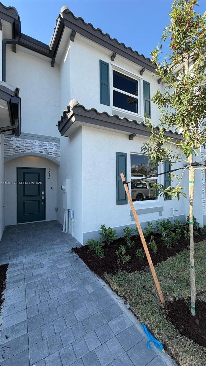Listing photo 3 for 1077 SE 2nd Ter Unit#1077, Florida City, FL, 33034