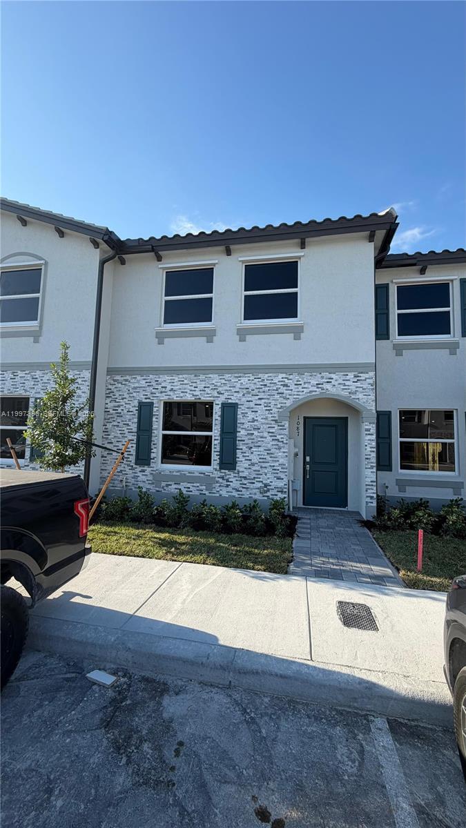Listing photo 3 for 1087 SE 2nd Ter Unit#1087, Florida City, FL, 33034