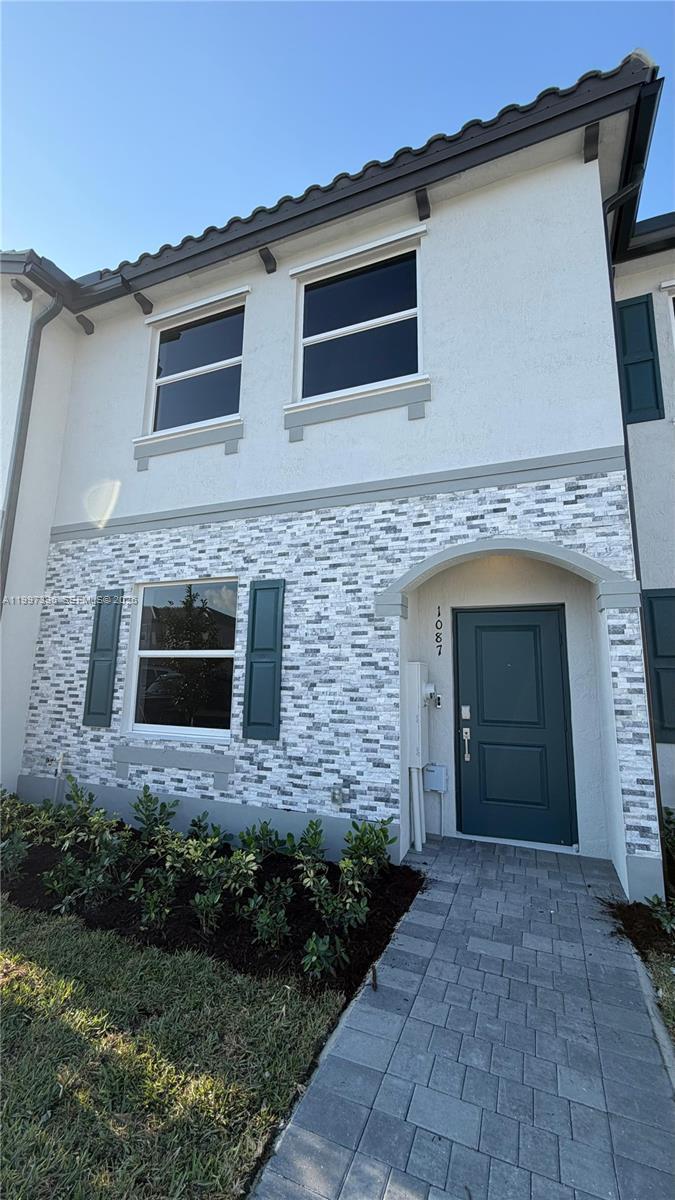 Listing photo 4 for 1087 SE 2nd Ter Unit#1087, Florida City, FL, 33034