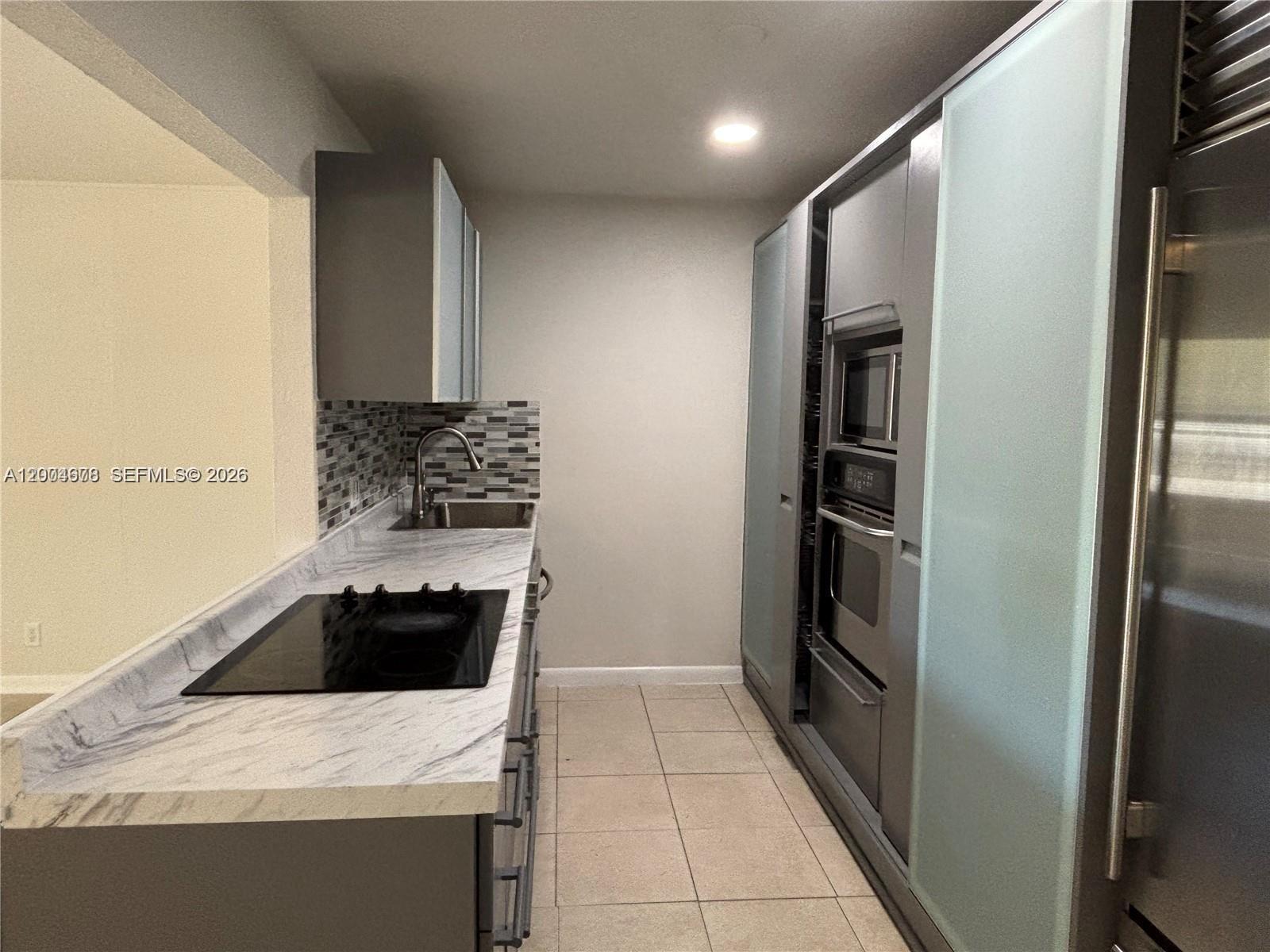 Listing photo 3 for 543 SW 61st Ter Unit#1, Margate, FL, 33068