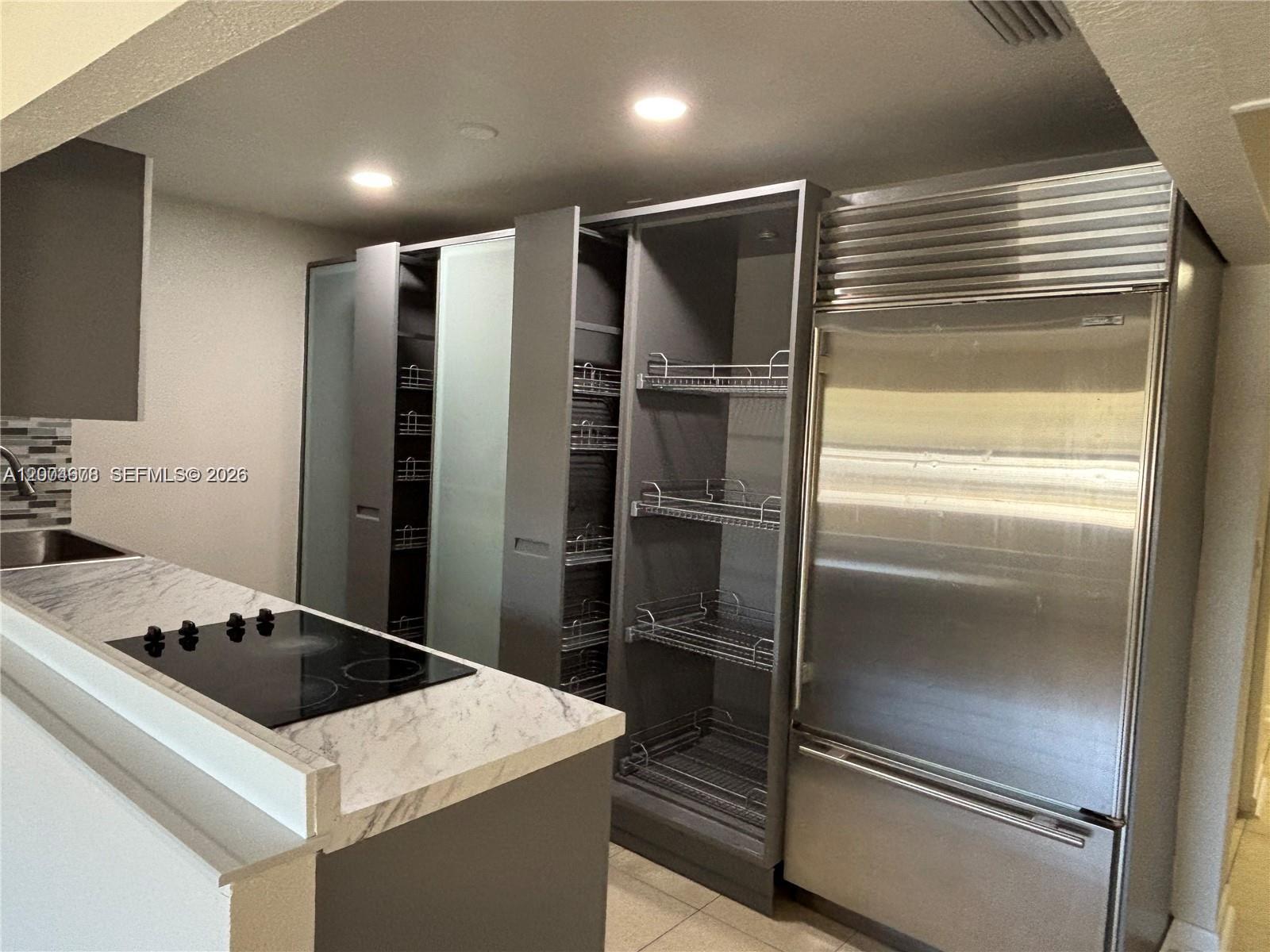Listing photo 4 for 543 SW 61st Ter Unit#1, Margate, FL, 33068