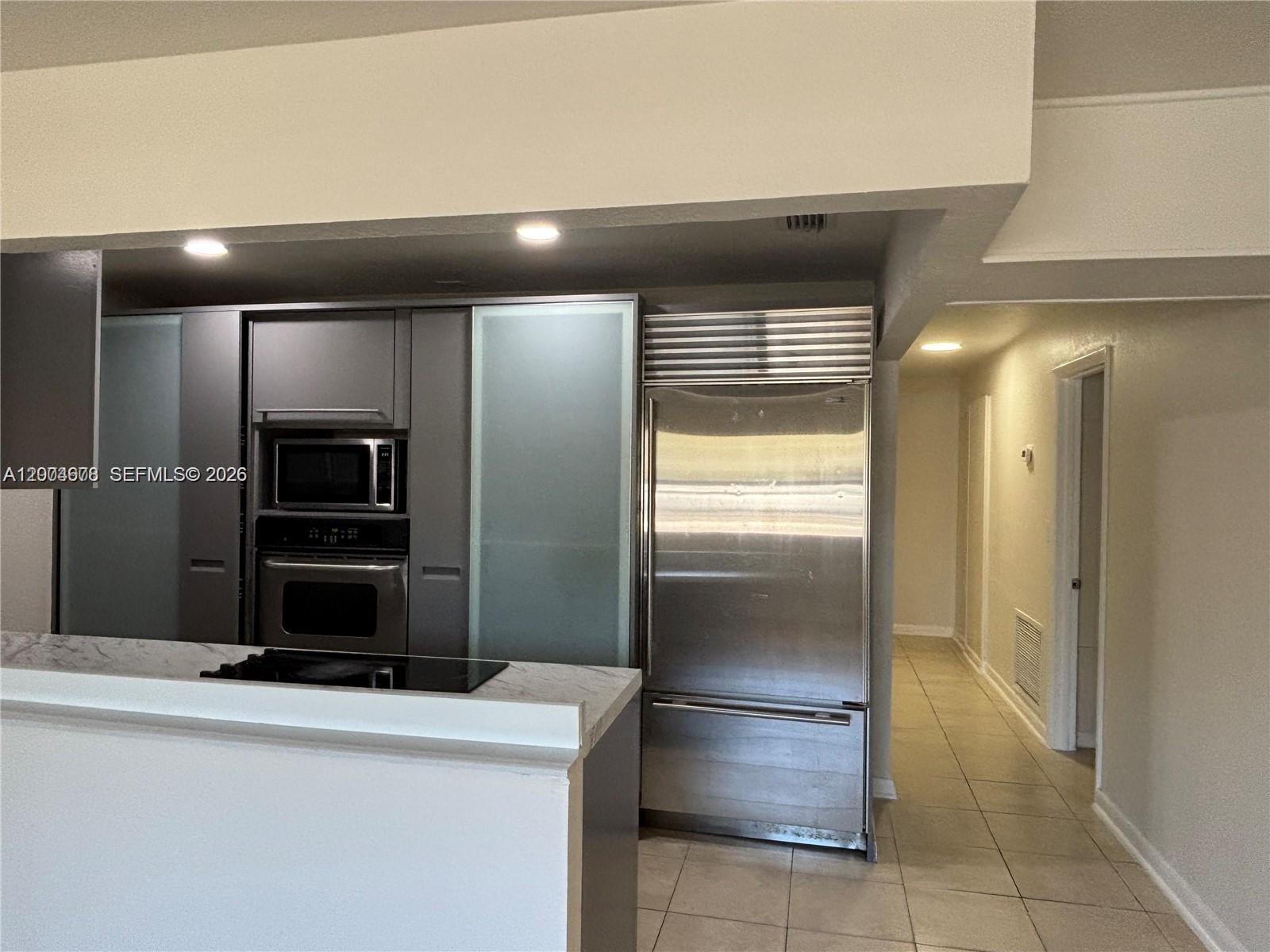 Listing photo 5 for 543 SW 61st Ter Unit#1, Margate, FL, 33068