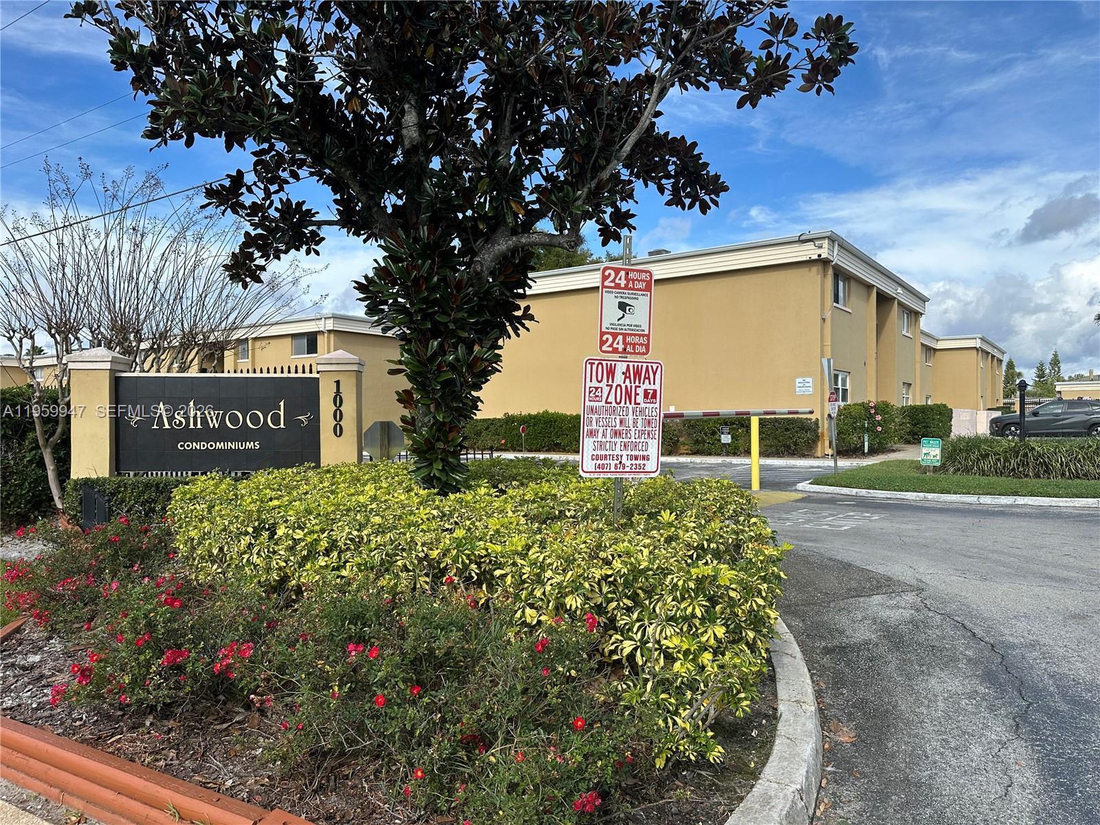 Listing photo 4 for 1000 Lake of the Woods Unit#E204, Other City - In The State Of Florida, FL, 32730